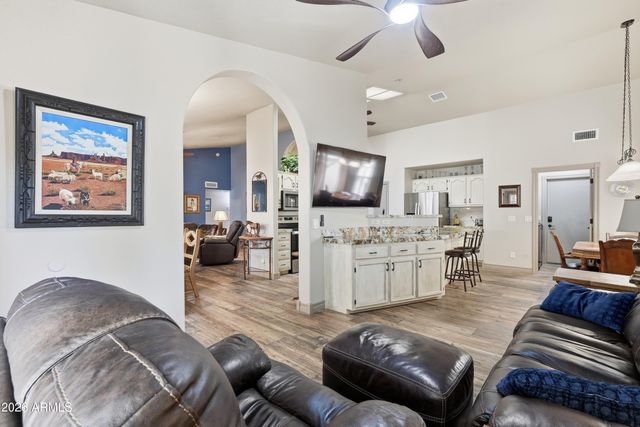 546 S 26TH Street, Mesa, AZ 85204