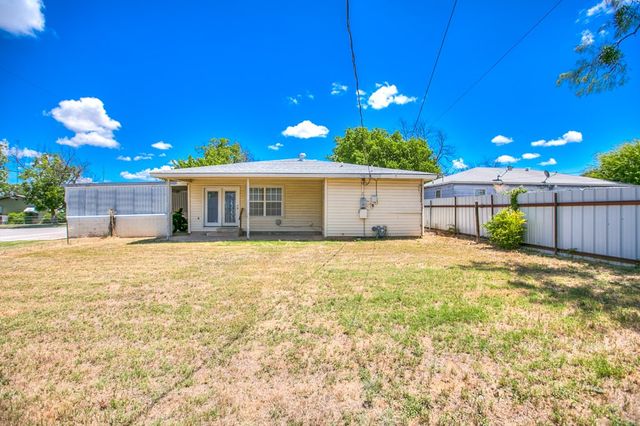 1309 5th Avenue, Ballinger, TX 76821