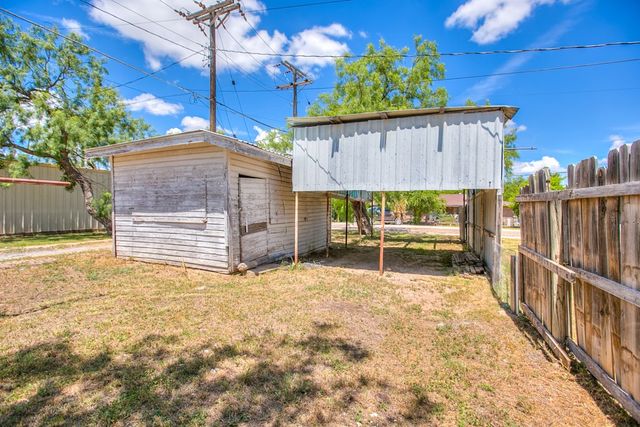 1309 5th Avenue, Ballinger, TX 76821