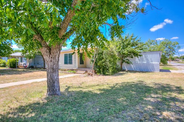 1309 5th Avenue, Ballinger, TX 76821