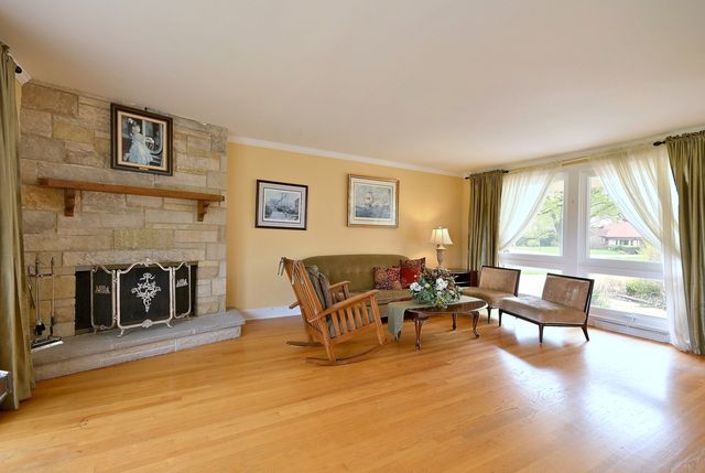 5425 Howard Avenue, Western Springs, IL 60558