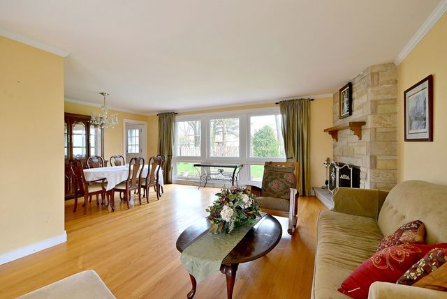 5425 Howard Avenue, Western Springs, IL 60558