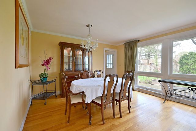 5425 Howard Avenue, Western Springs, IL 60558