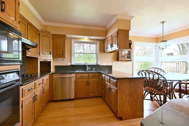 5425 Howard Avenue, Western Springs, IL 60558