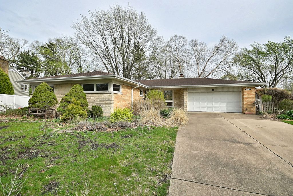 5425 Howard Avenue, Western Springs, IL 60558