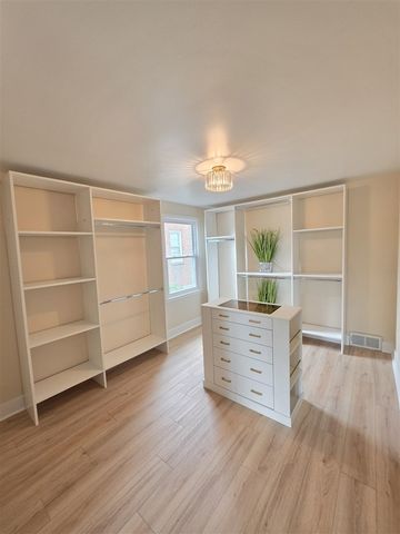 16171 Glastonbury Road, Detroit, MI 48219