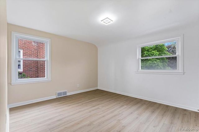 16171 Glastonbury Road, Detroit, MI 48219