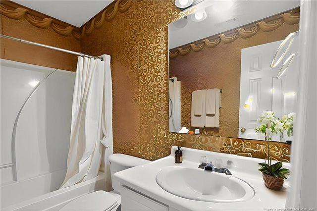 1932 Ashridge Drive, Fayetteville, NC 28304