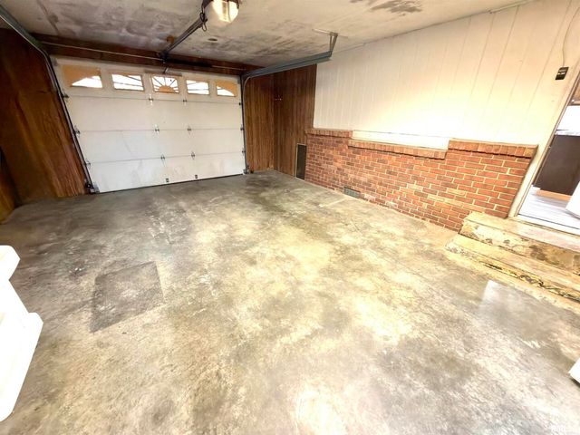 274 Oaktree Ave Avenue, Salem, IL 62881