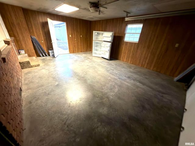 274 Oaktree Ave Avenue, Salem, IL 62881