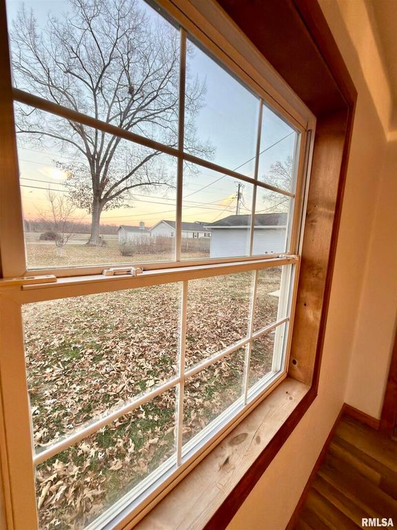 Image 23 of property listing at 274 Oaktree Ave Avenue, Salem, IL 62881