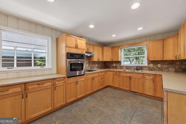 5117 Lakewood Drive, Acworth, GA 30101