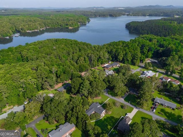 5117 Lakewood Drive, Acworth, GA 30101