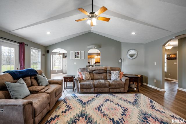 15503 Karigan Lane, Johnston City, IL 62951