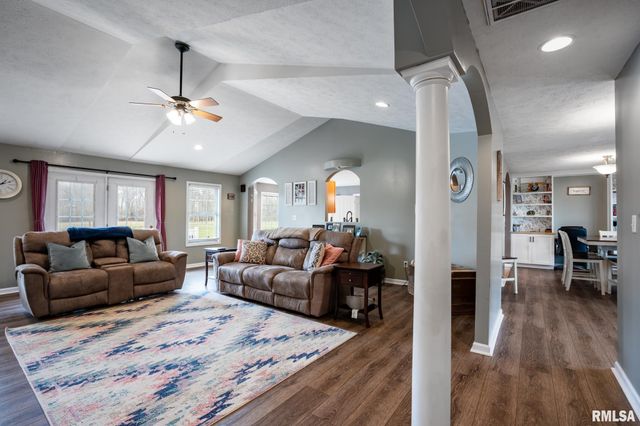 15503 Karigan Lane, Johnston City, IL 62951