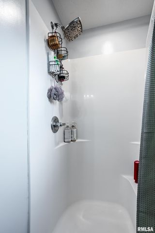 15503 Karigan Lane, Johnston City, IL 62951