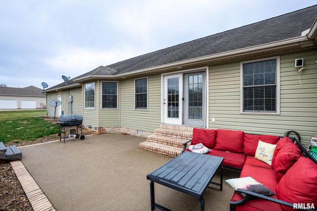 15503 Karigan Lane, Johnston City, IL 62951