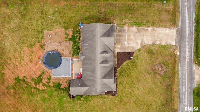 15503 Karigan Lane, Johnston City, IL 62951