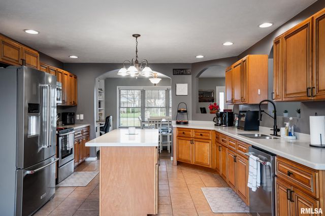 15503 Karigan Lane, Johnston City, IL 62951