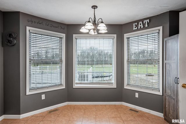 15503 Karigan Lane, Johnston City, IL 62951