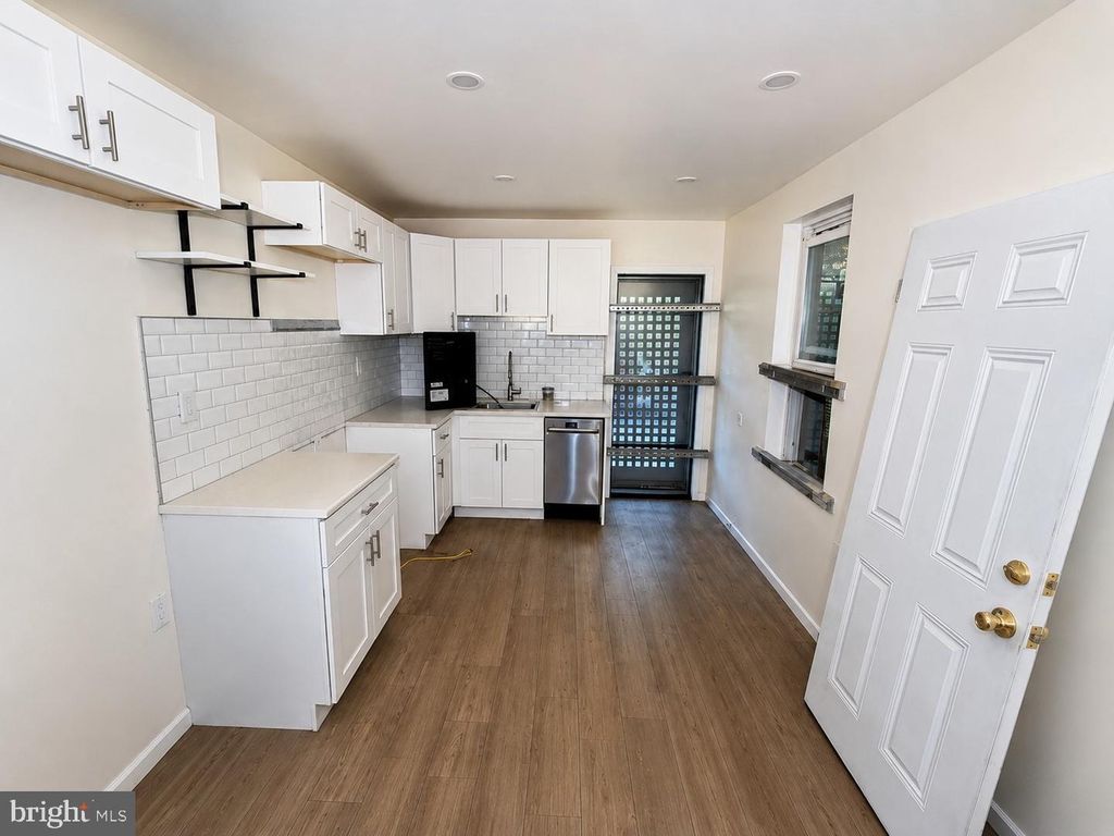 1748 N BAMBREY ST, Philadelphia, PA 19121 — photo 5