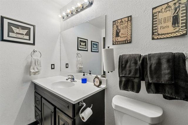 2012 N Moore Avenue, Oklahoma City, OK 73141