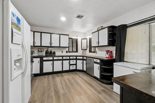 2012 N Moore Avenue, Oklahoma City, OK 73141