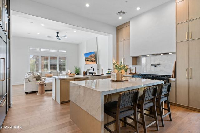 41622 N RIVER BEND Road, Anthem, AZ 85086