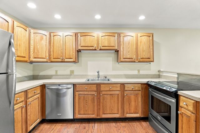 5 Rose Ct 5, Norwood, MA 02062