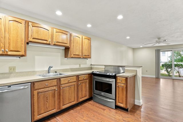 5 Rose Ct 5, Norwood, MA 02062