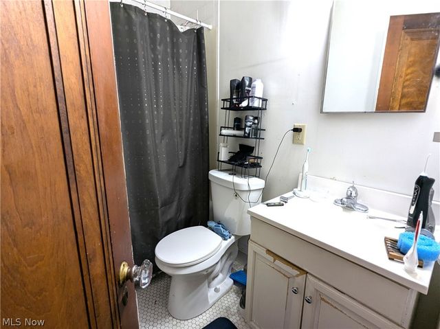 17812 E Park Drive, Cleveland, OH 44119
