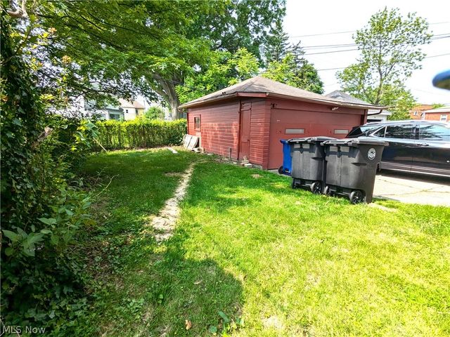 17812 E Park Drive, Cleveland, OH 44119