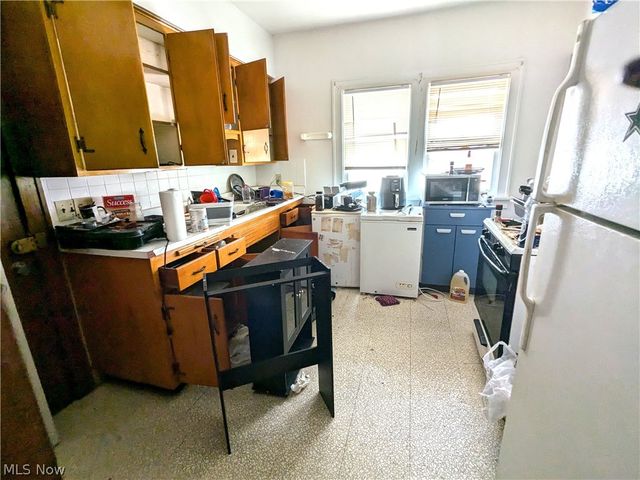 17812 E Park Drive, Cleveland, OH 44119