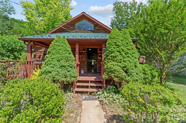 30 Clover Lane, Burnsville, NC 28714