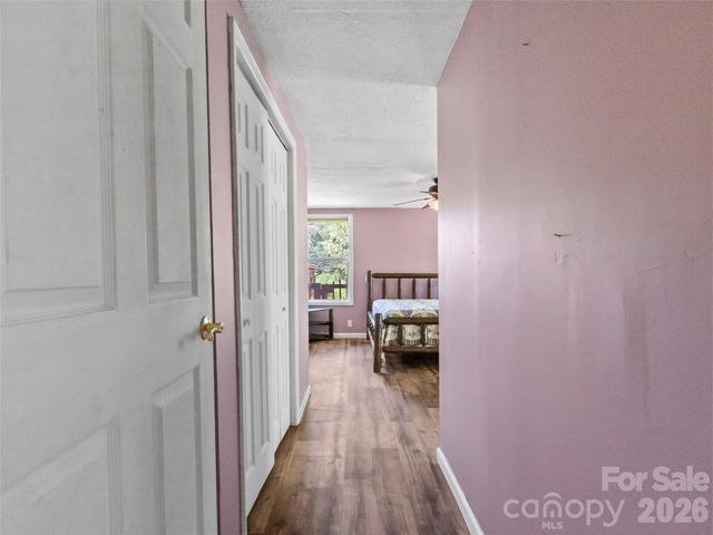 30 Clover Lane, Burnsville, NC 28714