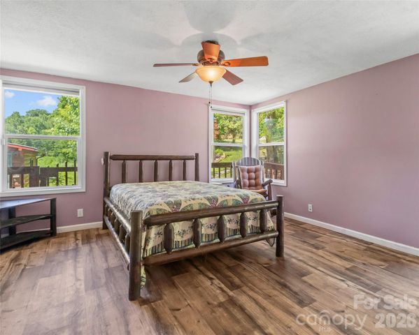 30 Clover Lane, Burnsville, NC 28714