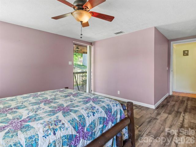 30 Clover Lane, Burnsville, NC 28714