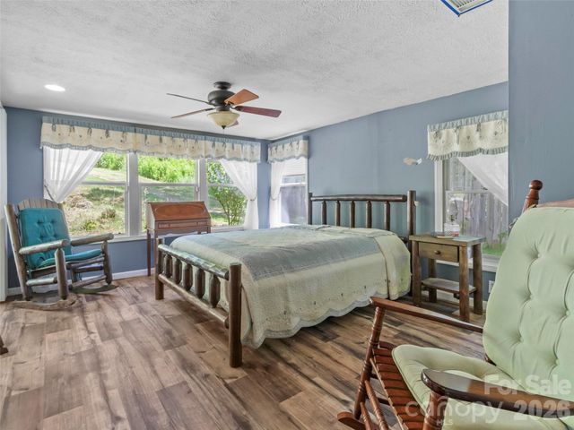 30 Clover Lane, Burnsville, NC 28714