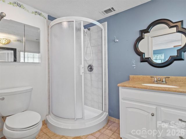 30 Clover Lane, Burnsville, NC 28714