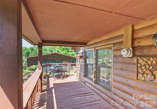 30 Clover Lane, Burnsville, NC 28714