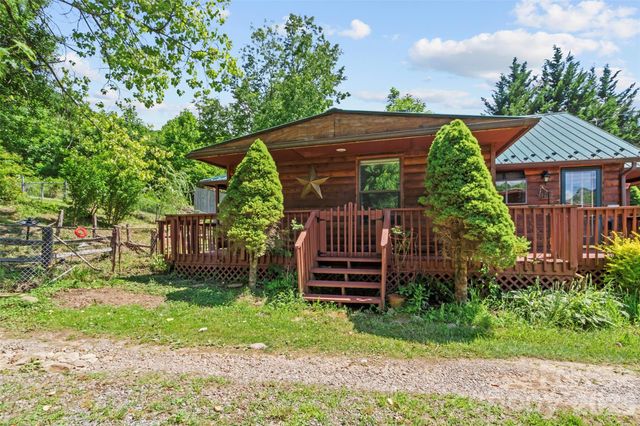 30 Clover Lane, Burnsville, NC 28714