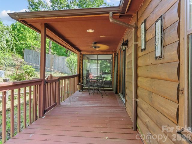 30 Clover Lane, Burnsville, NC 28714