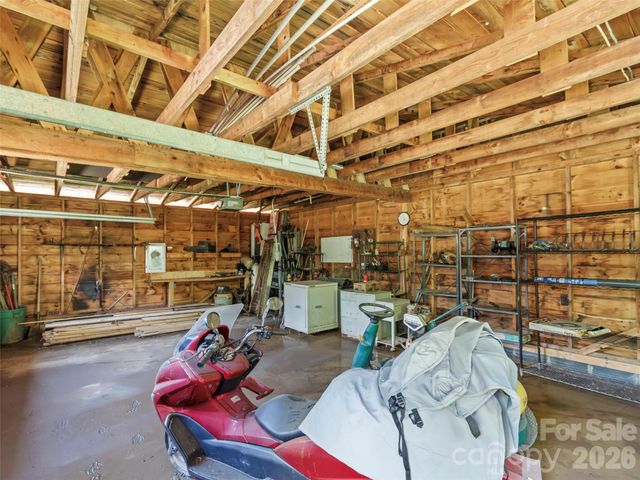 30 Clover Lane, Burnsville, NC 28714