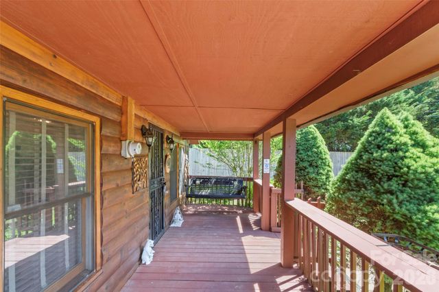 30 Clover Lane, Burnsville, NC 28714