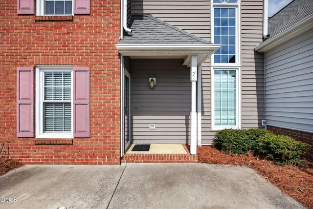 7 Cedar Knoll Court, Greensboro, NC 27407