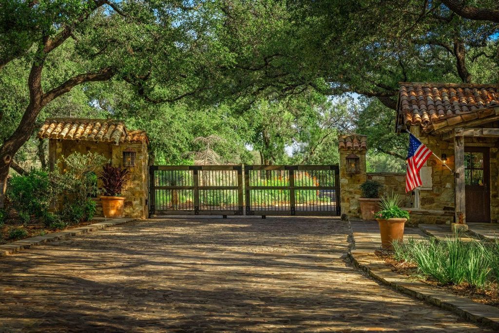 00 Mirador, Horseshoe Bay, TX 78657