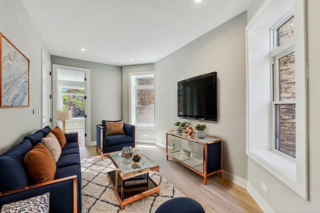 2818 W Fletcher Street 1, Chicago, IL 60618