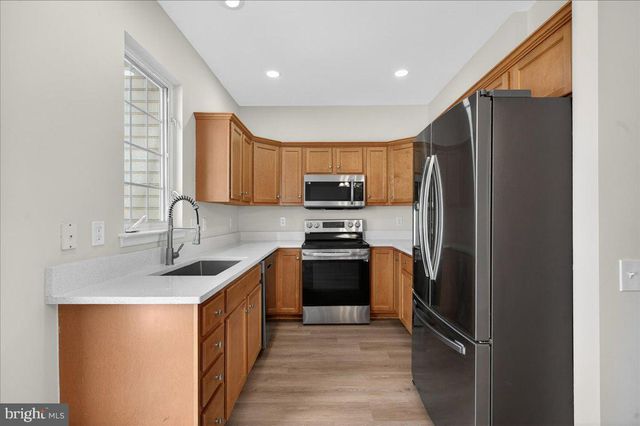 25484 AMBER GATE TER, Chantilly, VA 20152