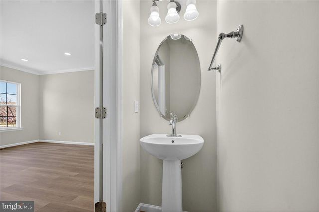 25484 AMBER GATE TER, Chantilly, VA 20152