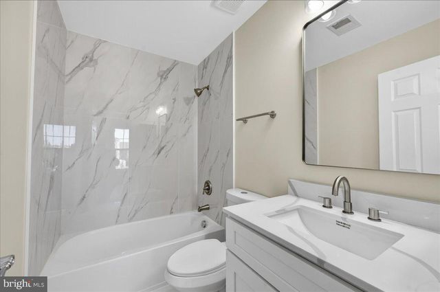 25484 AMBER GATE TER, Chantilly, VA 20152